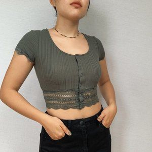 AÉROPOSTALE LACE CROP TOP